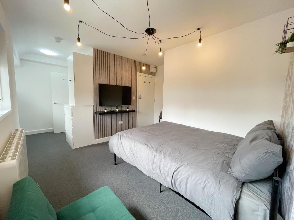 Cosy Bright Close To Wembley Stadium London