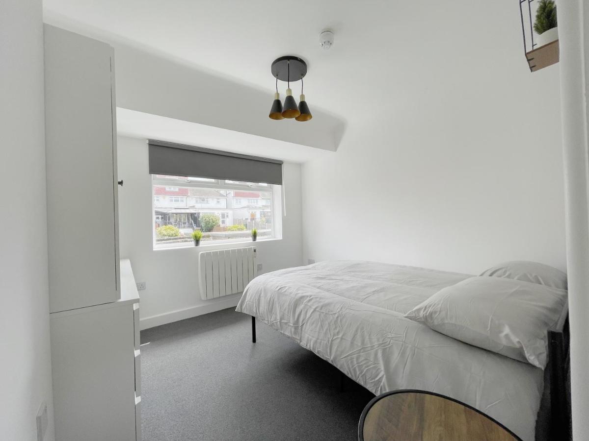Cosy Bright Close To Wembley Stadium Londra