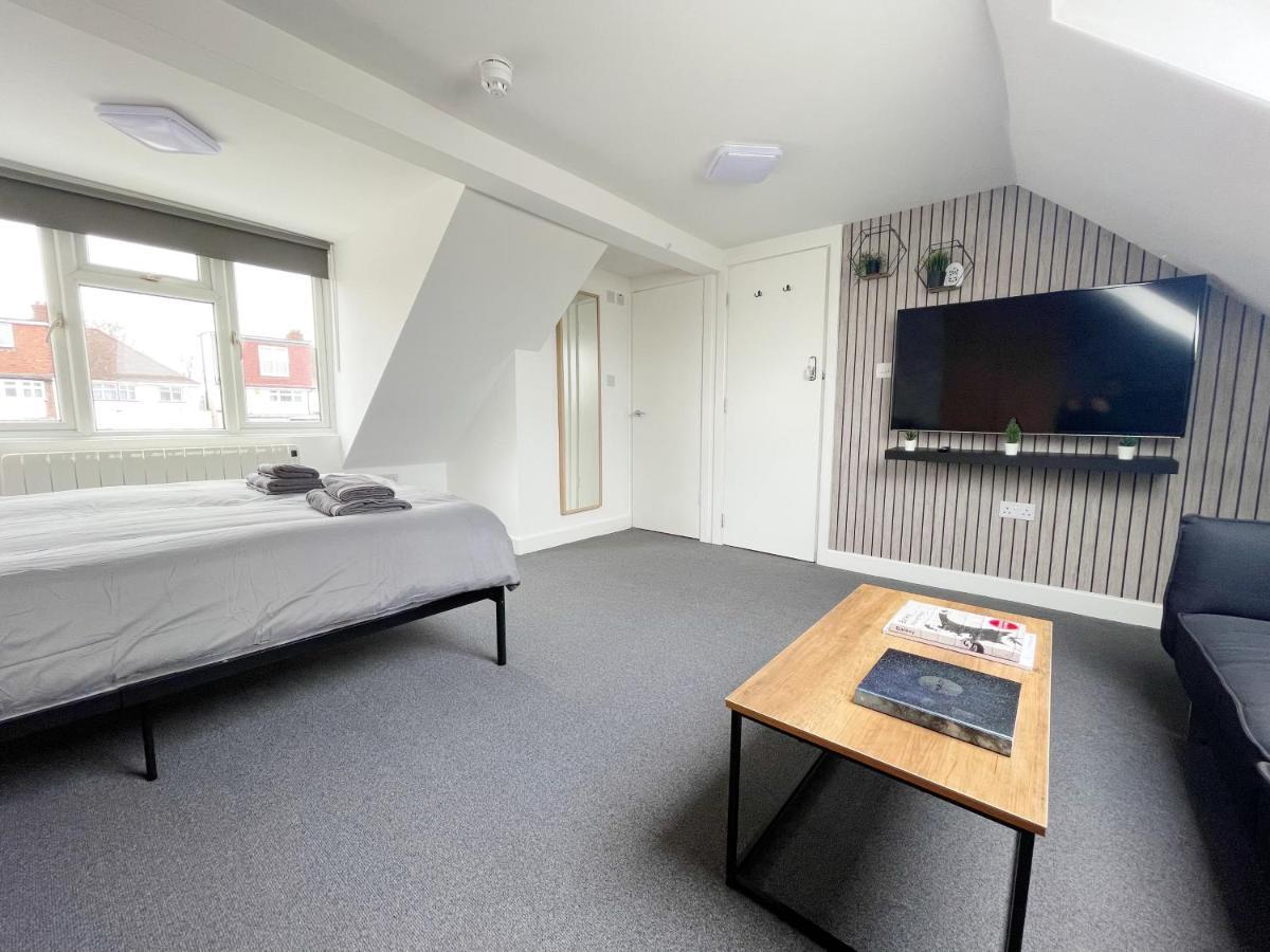 Cosy Bright Close To Wembley Stadium * Londra